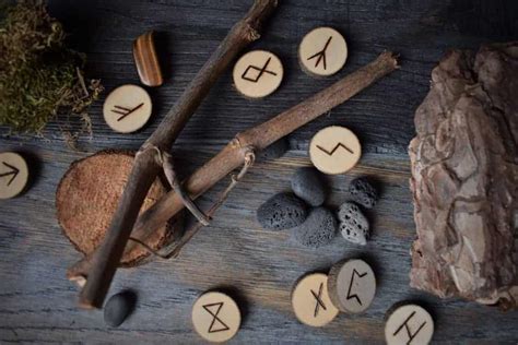 Bone rune set